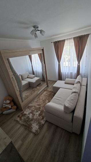 Apartament cu 3 camere în Argeșelu