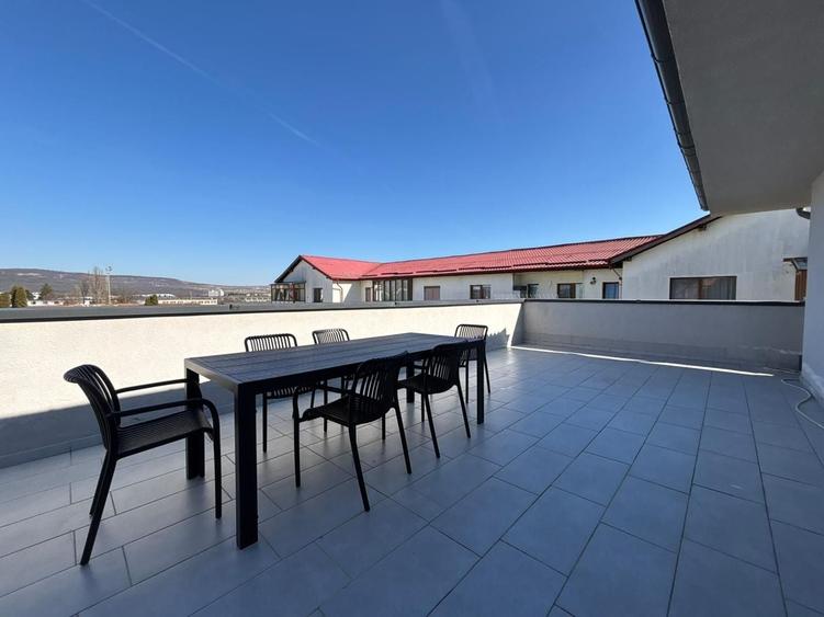 Apartament cu 3 camere semidecomandat în Șelimbăr