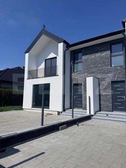 Duplex cu 4 camere cu Canalizare în Exterior Sud