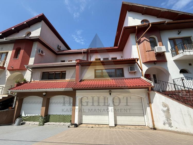 Duplex cu 10 camere cu Piscina în Iancu Nicolae
