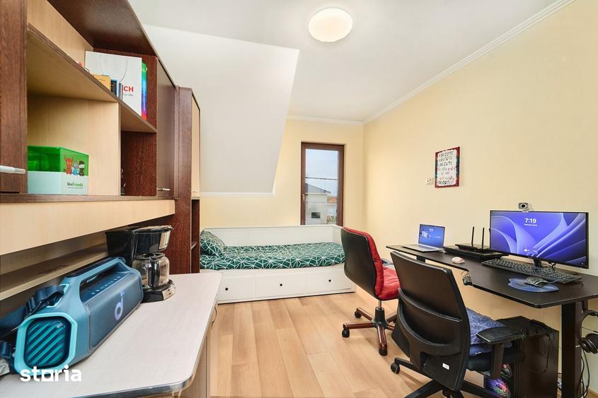 Casă cu 5 camere cu Teren 321 Mp în Săcălaz