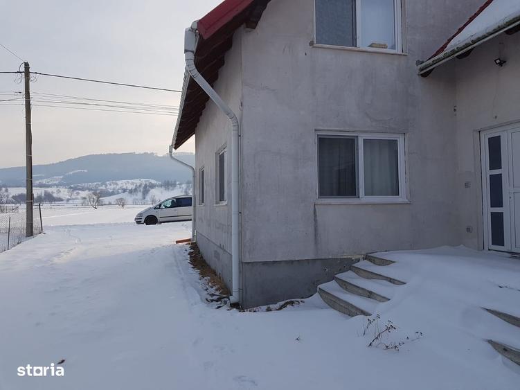 Casă cu 4 camere în Vicovu de Sus