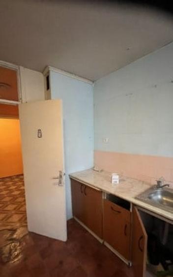 Apartament cu 4 camere decomandat în Astra