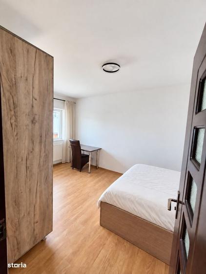 Apartament cu 3 camere semidecomandat în Central