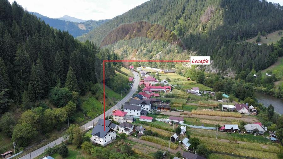 Casă individuală cu 7 camere cu Canalizare în Mădei