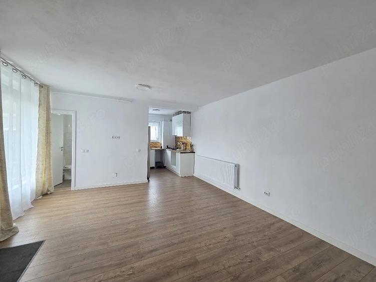Apartament cu 3 camere semidecomandat în Central
