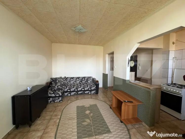 Apartament cu 3 camere semidecomandat în Central