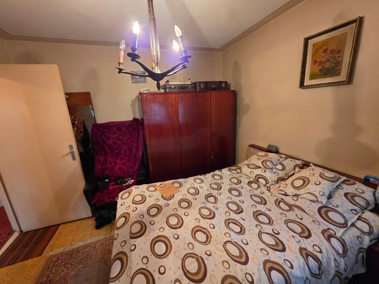 Apartament cu 3 camere decomandat în Drumul Taberei