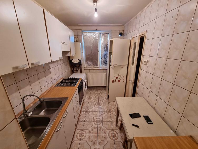 Apartament cu 3 camere decomandat în Trivale