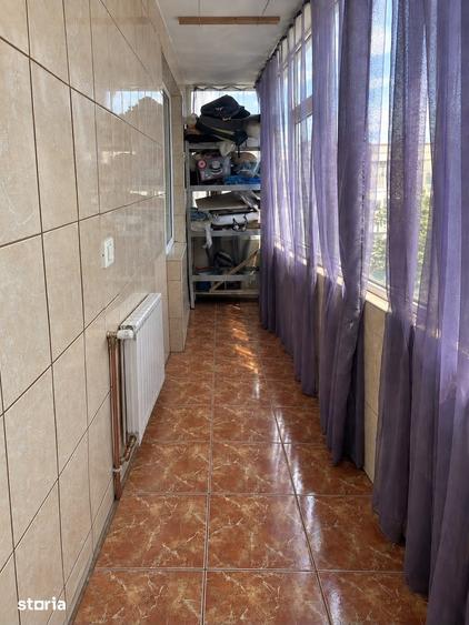 Apartament cu 4 camere decomandat în Prundu