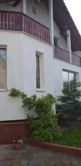 Casă cu 6 camere cu Teren 1122 Mp în Central