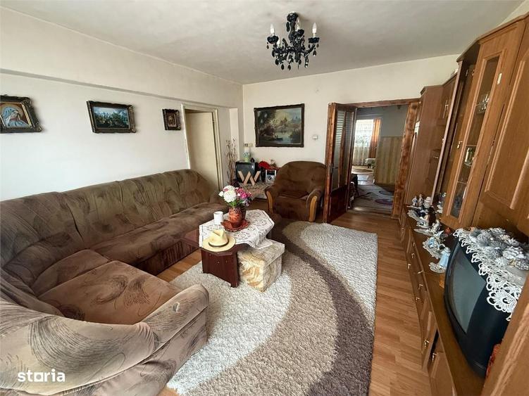 Apartament cu 4 camere semidecomandat în Turnișor