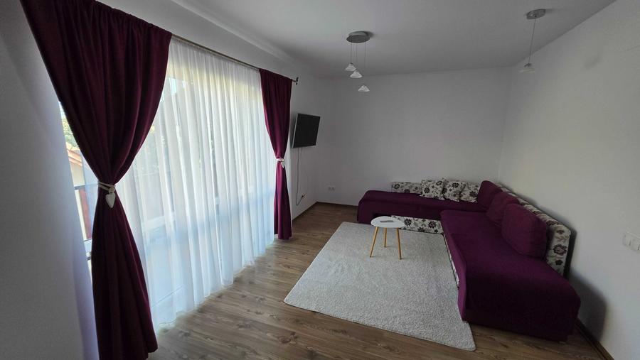 Apartament cu 3 camere decomandat în Triaj