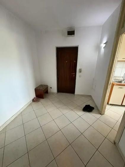 Apartament cu 2 camere semidecomandat, mobilat în Ferentari