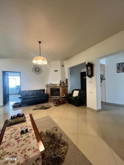Casă cu 4 camere în Central