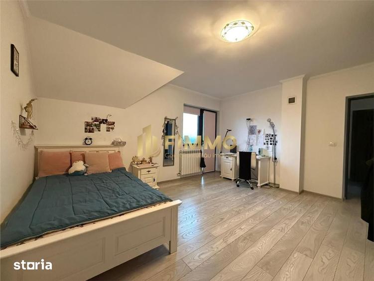 Casă cu 6 camere cu Teren 1000 Mp în Șcheia