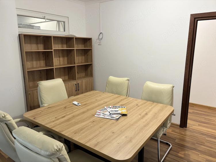 Apartament cu 4 camere decomandat în Central