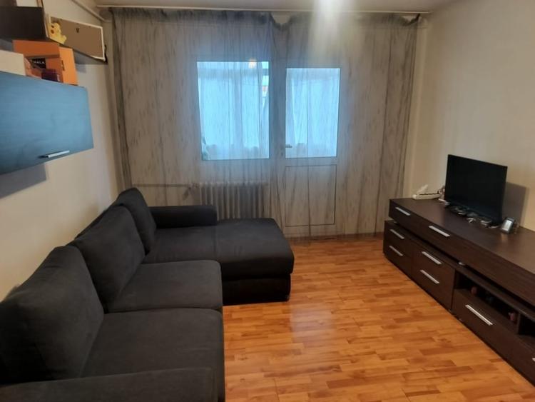 Apartament cu 2 camere decomandat, mobilat în Rovine