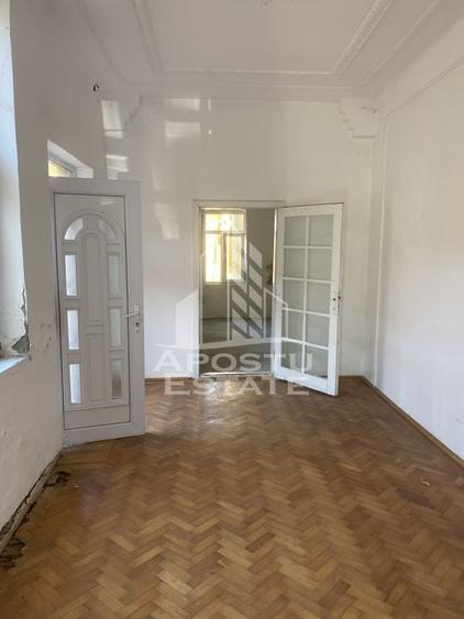 Doua case in aceeași curte - 4