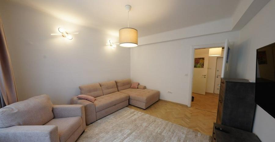 Apartament Cu 2 Camere, Centrul Orașului – La Doar Câteva Click-uri! - 2