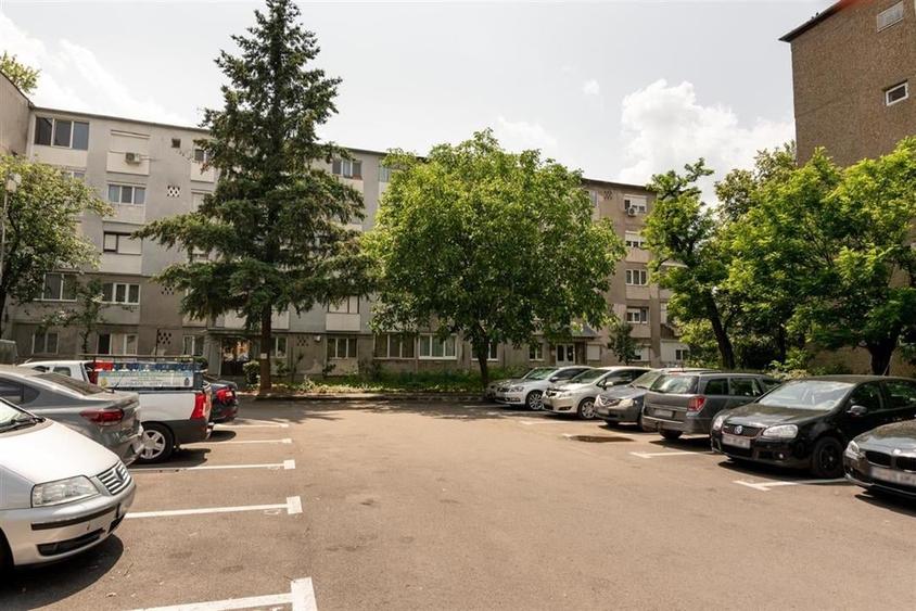 RECO Apartament cu  2 camere tip X, la parter -D. Cantemir - 5