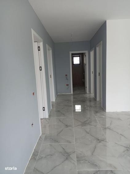 Casă cu 4 camere în Ștefănești