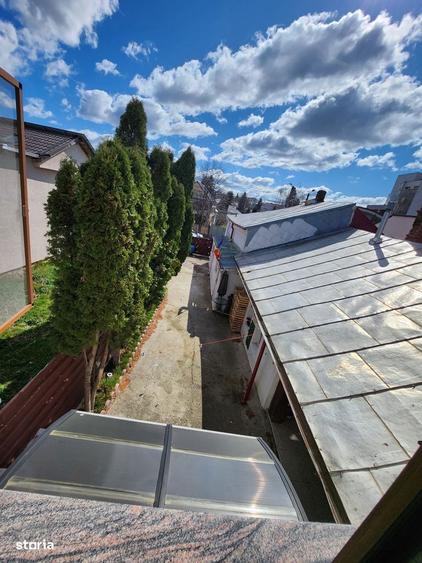 Casa rezidentiala cu 9 camere, amplasare centrala - 10