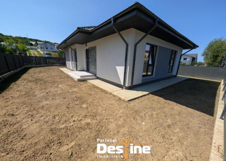 Casa cu 3 camere in Visan aproape de transport, 2 bai, curte - 2