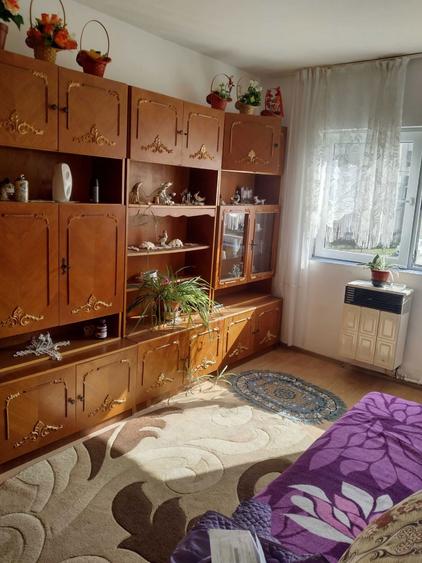 Vand sau inchiriez garsoniera - 2