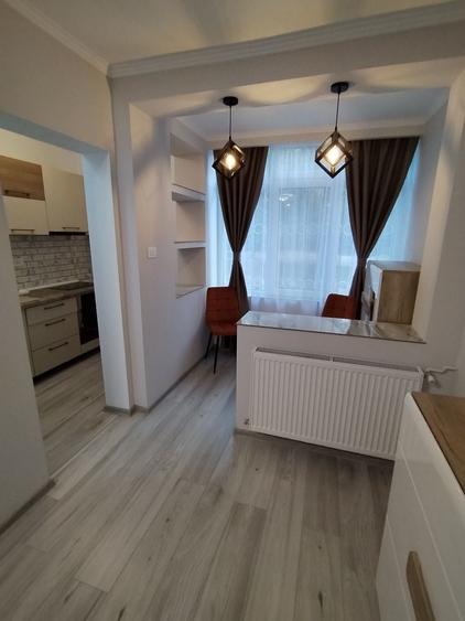 Garsonieră decomandată în Central