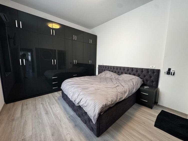 Apartament cu 3 camere decomandat, mobilat în Tineretului