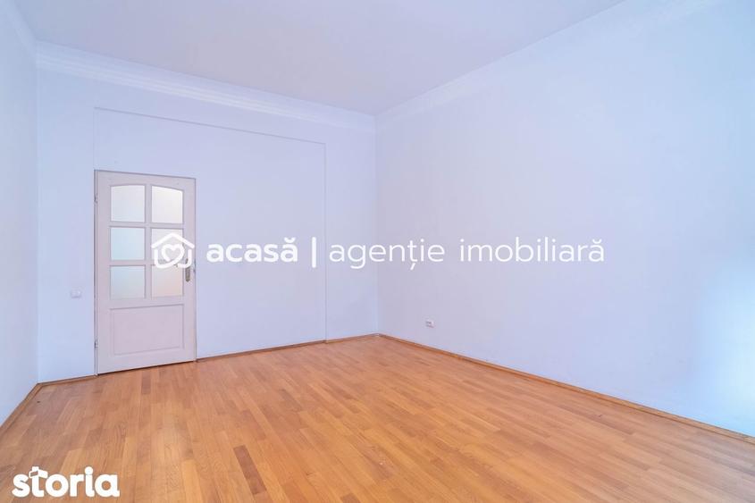 Apartament cu 4 camere, mobilat în Central