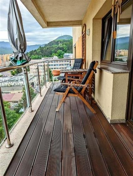 Apartament cu 3 camere, loc parcare securizat, Centru Civic, Brazov