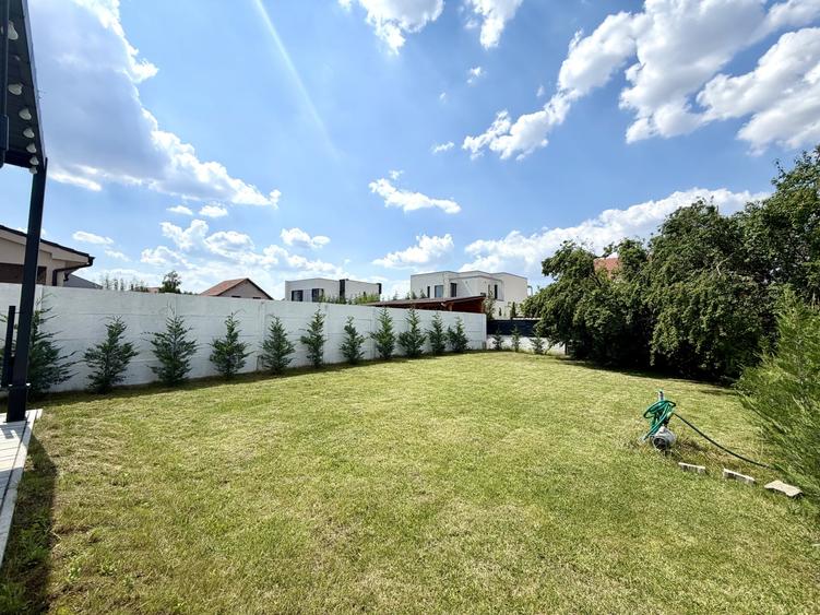 Duplex cu 4 camere cu Canalizare în Dumbrăvița