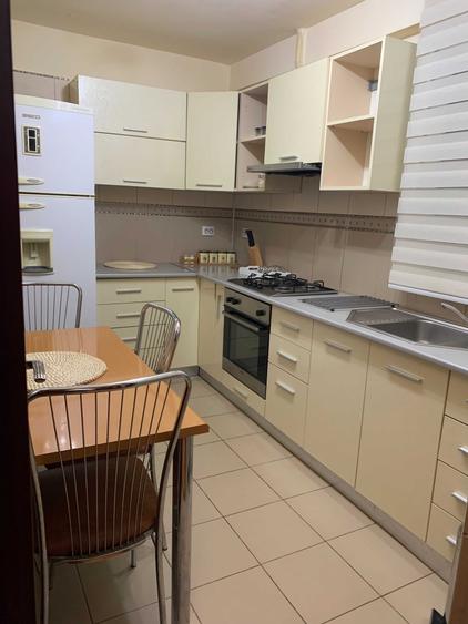 Apartament cu 2 camere decomandat în Eroii Revoluției
