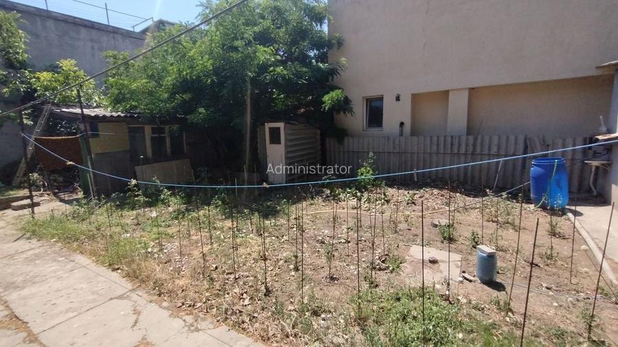 Teren cu casa demolabila in INEL 2 Teren cu casa demolabila in INEL 2