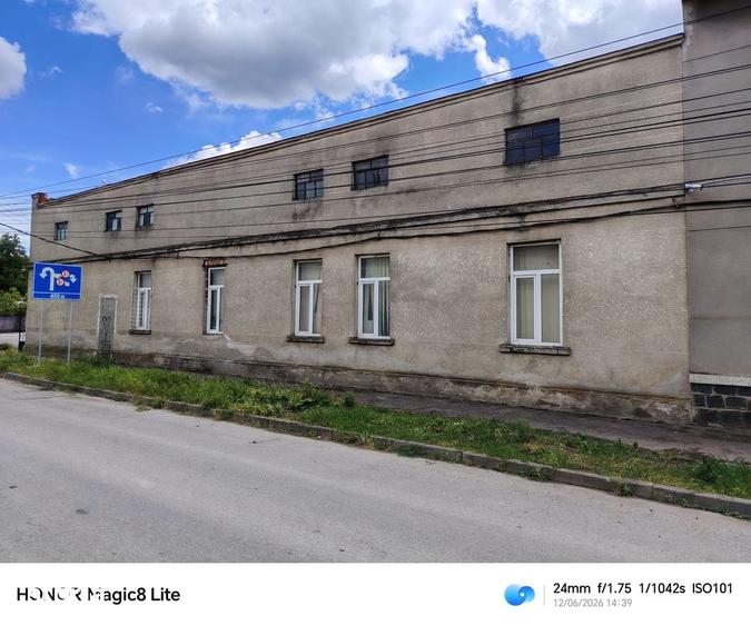 Vand urgent,negociabil, Casa 256 mp; 8 camere; teren 385mp; 65000 euro - 2