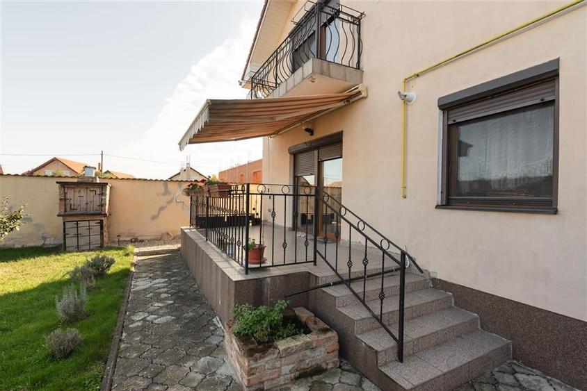 Casa P+M cu 4 camere+living+loc de luat masa in Santion - 50