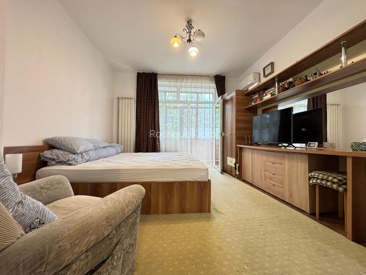 Garsoniera de la Drept, etaj 1, 28 mp, mobilata, centrala, 5 min metrou izvor