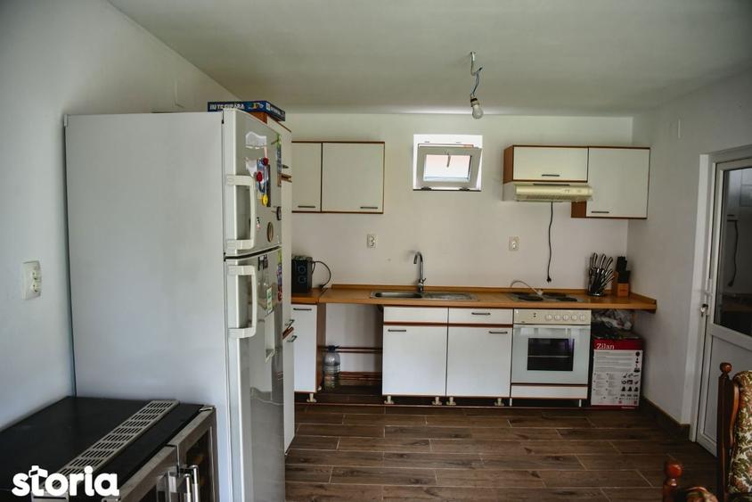 Vand casa 12 camere centrul comunei Pischia. - 12