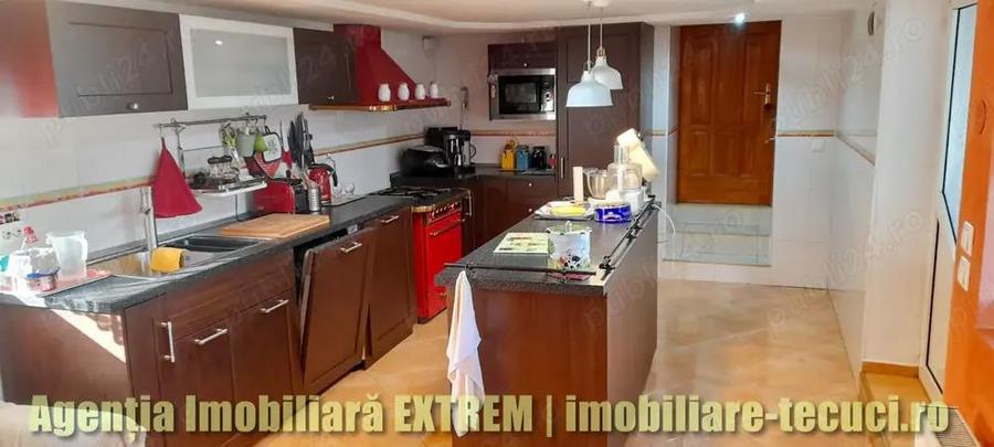 Vila cu 8 camere si 700 mp in com. Matca, jud. Galati - 12