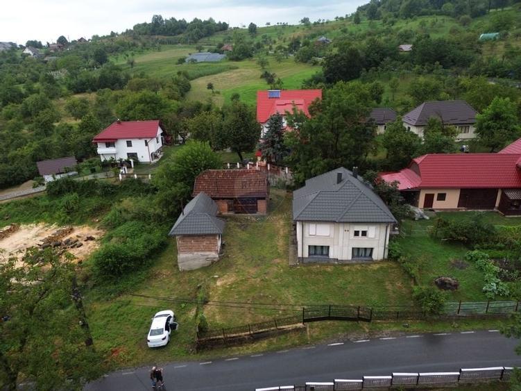 De vânzare casă din caramida cu teren – zonă Pensiunea Secret Garden - 2