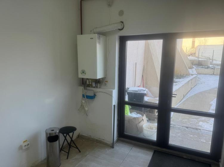 Hlincea , spatiu comercial 115 mp , parcare proprie - 3