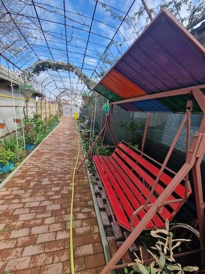 Casă cu 5 camere cu Teren 250 Mp în Central