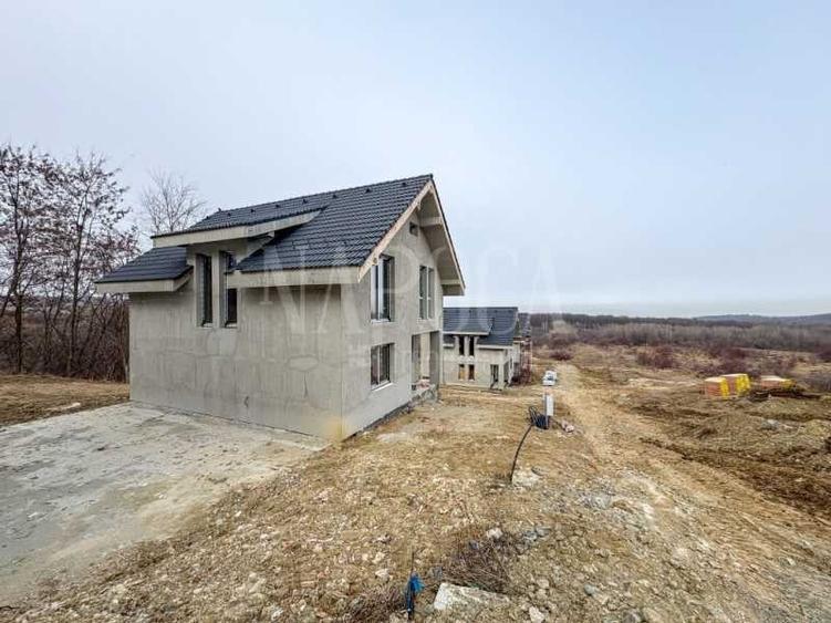 Casa 4 camere de vanzare in Salicea - 1