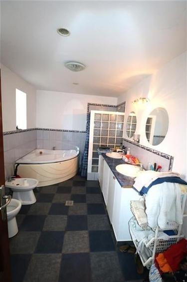 Casa 200 mp+ teren 1100 mp, 2 fronturi stradale - 8