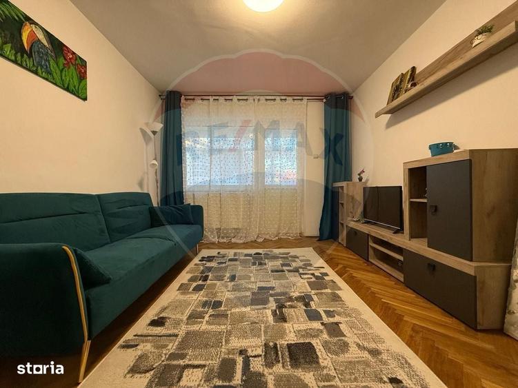 Apartament cu 2 camere, mobilat în Central