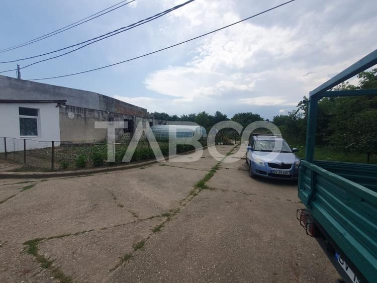 Hala industriala 906 mp + teren liber 4379 mp - 3