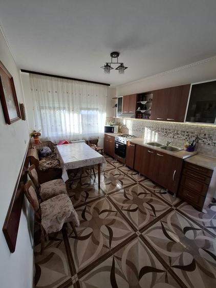 READY TO MOVE!!!Vila spatioasa complet mobilata la 2 km de Baile Felix - 2