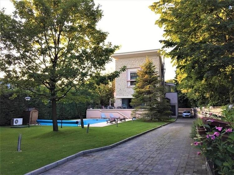 Vila cu piscina in zona  - Iancu Nicolae - Lidl ( teren 1500 Mp) - 1